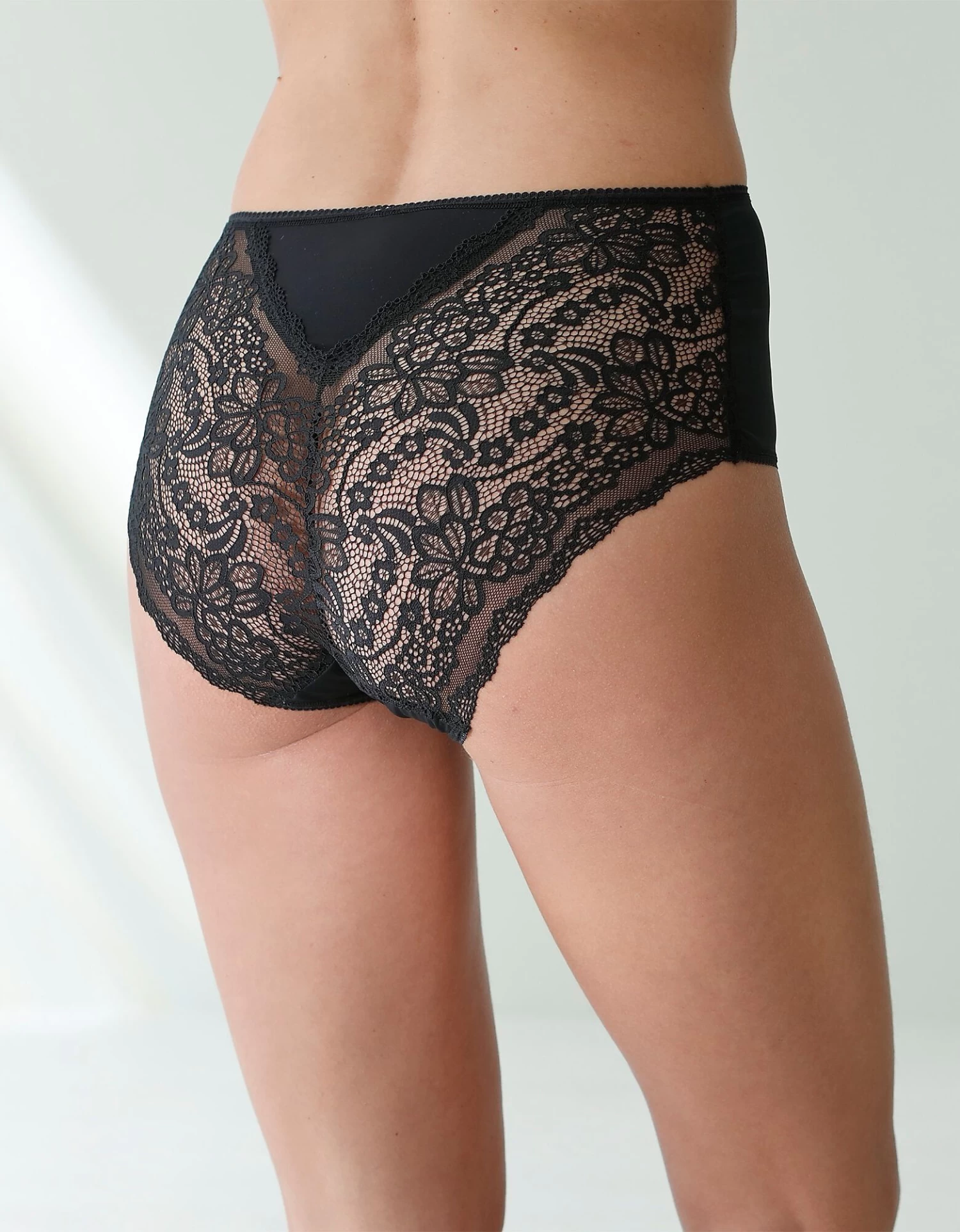 Culotte Forme Maxi Microfibre Dos Dentelle Stretch – Lot De 3 5 Culotte Forme Maxi Microfibre Dos Dentelle Stretch – Lot De 3 – Image 5