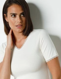 Tee-shirt Manches Courtes Chaleur Seconde Peau Et Détails Dentelle -Lingerie Séries Magasin 700523 C02 zoomx vue4