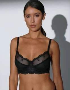 Soutien-gorge Forme Corbeille Plumetis Et Tulle Brodé Avec Basque Lolak - Avec Armatures