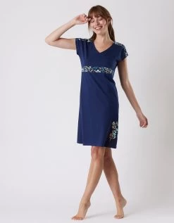 Chemise De Nuit Manches Courtes Imprimé Placé "jardin Secret" -Lingerie Séries Magasin 703087 C01 zoomx vue3