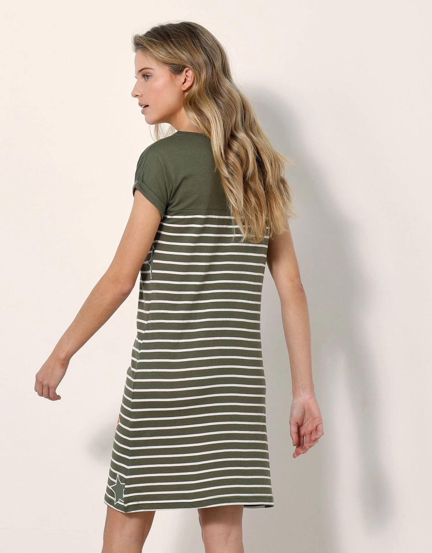 Chemise De Nuit Rayée Et étoiles, Fils Teints 4 Chemise De Nuit Rayée Et étoiles, Fils Teints – Image 4