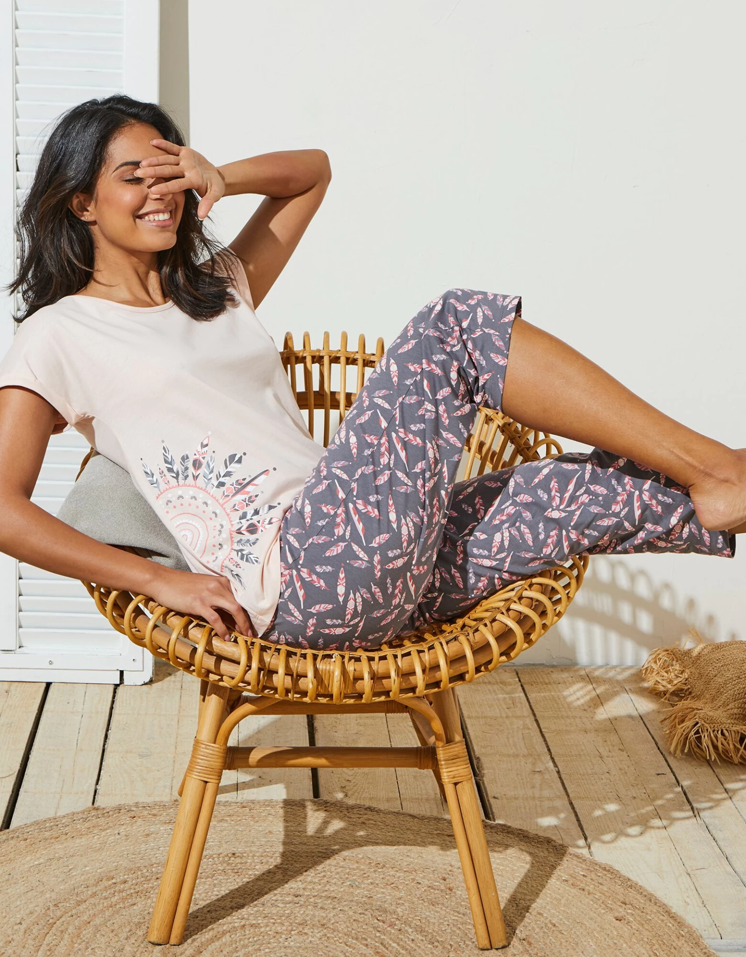 Pyjama Pantacourt En Jersey Imprimé Plumes Avec Pochon Assorti 1 Pyjama Pantacourt En Jersey Imprimé Plumes Avec Pochon Assorti