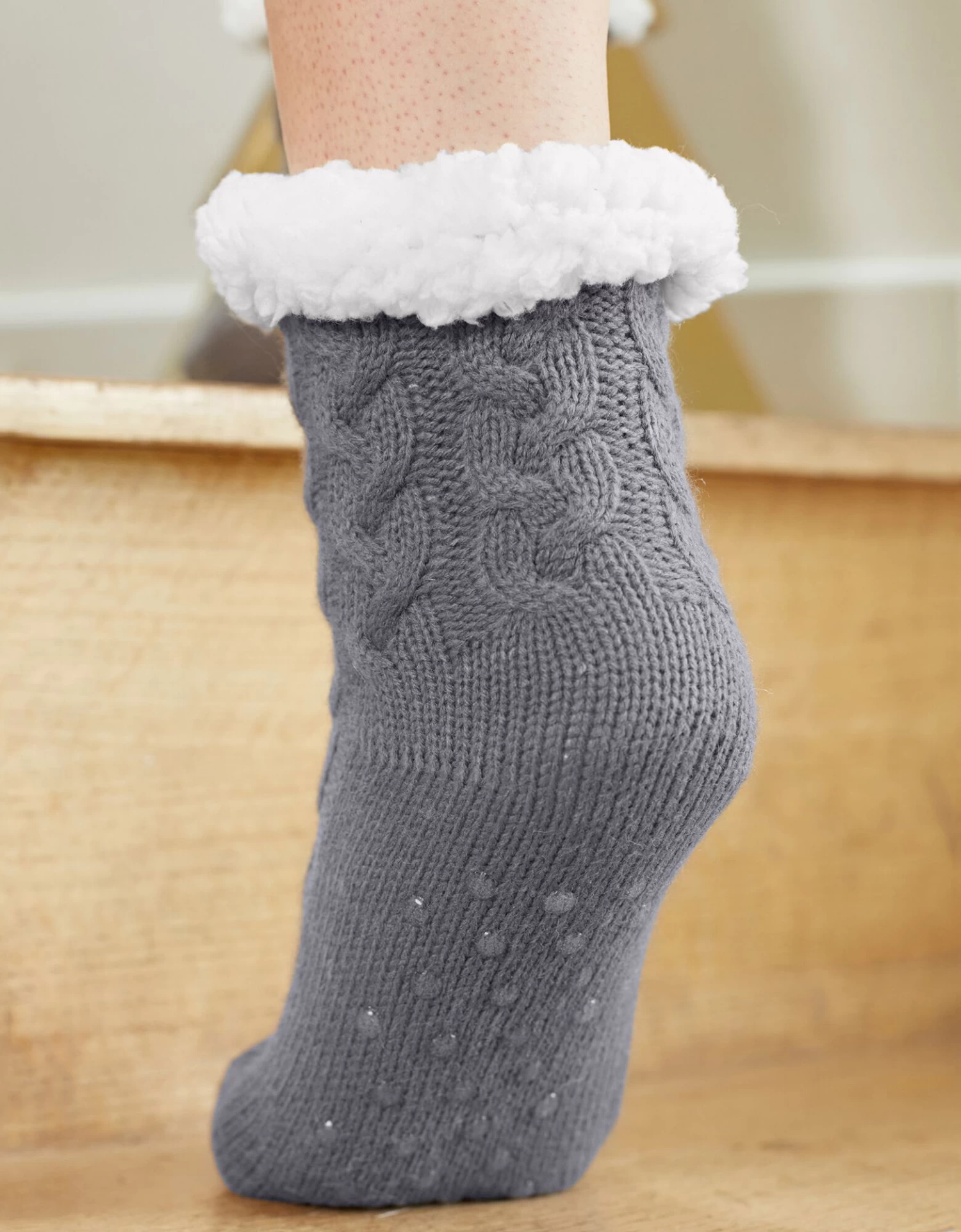 Chaussons-chaussettes Torsadés Antidérapants 2 Chaussons-chaussettes Torsadés Antidérapants – Image 2