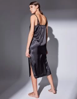 Nuisette Longue Satin Et Dentelle - Col Bénitier -Lingerie Séries Magasin 706194 C02 zoomx vue2