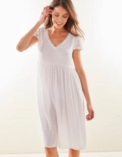 Chemise De Nuit Crépon De Viscose Et Macramé 12 Chemise De Nuit Crépon De Viscose Et Macramé -Lingerie Séries Magasin 706198 C02 zoomx vue6