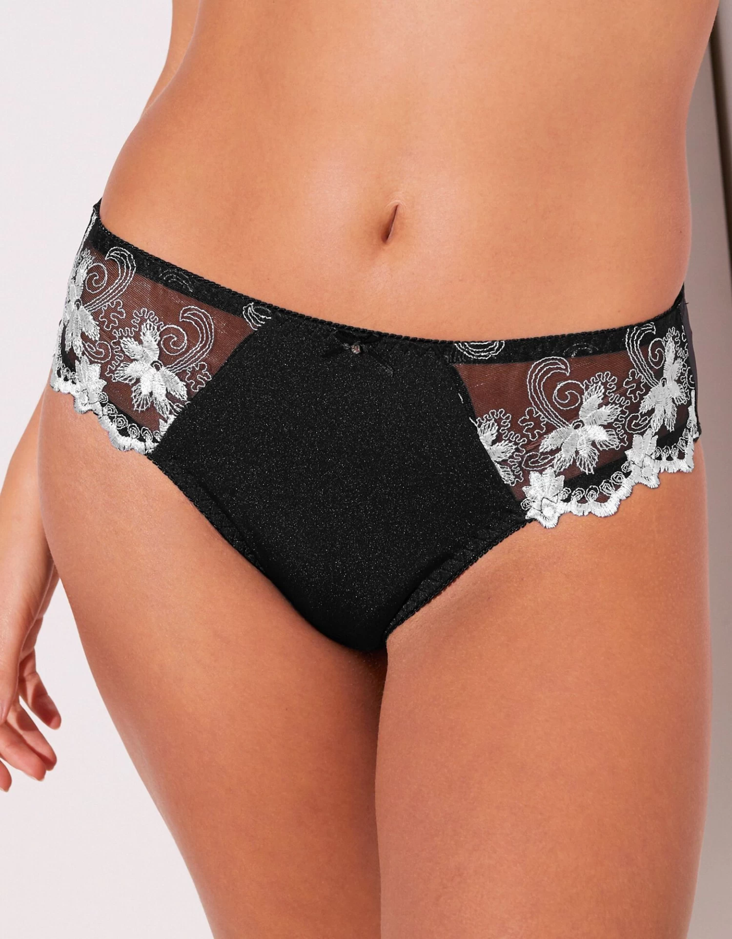 Culotte Maille Satinée Et Tulle Brodé Calenca 1 Culotte Maille Satinée Et Tulle Brodé Calenca